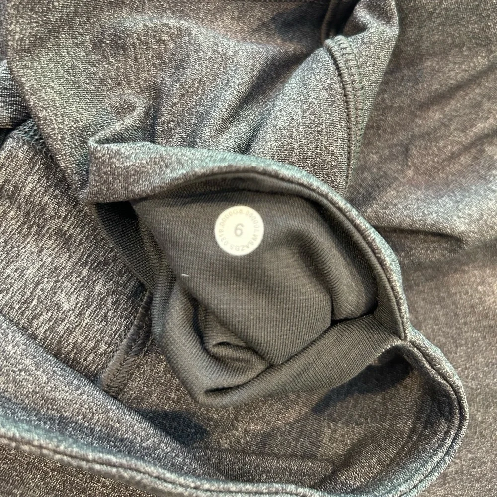 Lululemon Wunder Under Crop, Size 6 - Picture 9 of 9